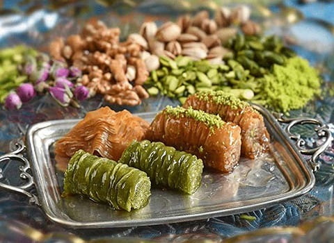 تصویر 3 از قیمت باقلوا پسته ای کرمان با کیفیت ارزان + خرید عمده